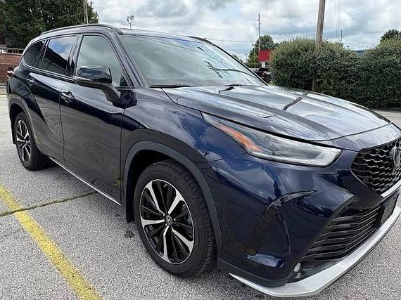 TOYOTA HIGHLANDER 2022 5TDLZRBH2NS178975 image