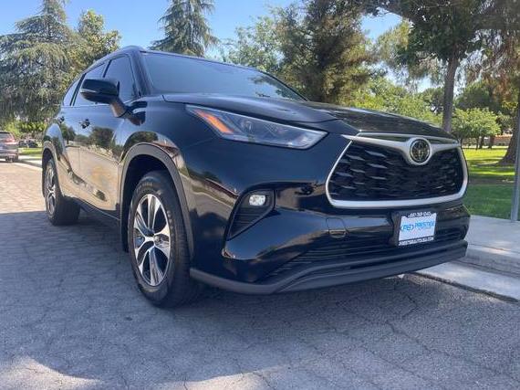 TOYOTA HIGHLANDER 2022 5TDGZRAH6NS115042 image
