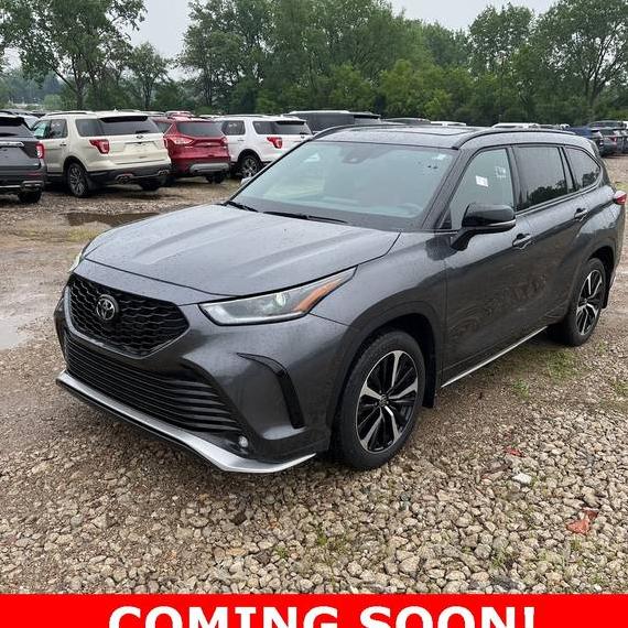TOYOTA HIGHLANDER 2022 5TDLZRBH9NS241280 image