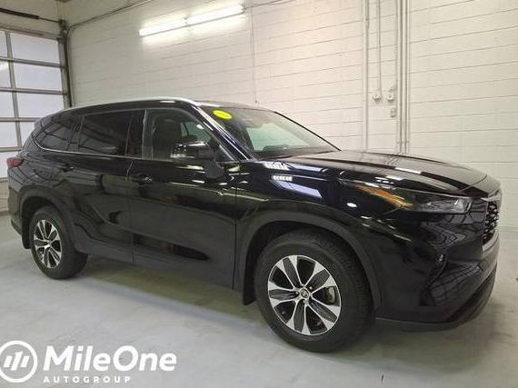 TOYOTA HIGHLANDER 2022 5TDHZRBH3NS229986 image