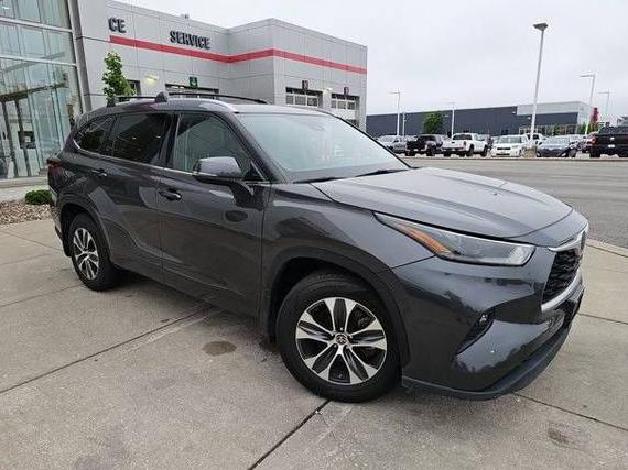 TOYOTA HIGHLANDER 2022 5TDGZRBH6NS166099 image