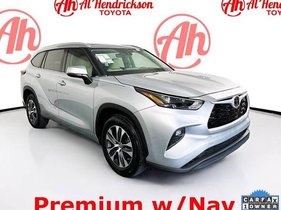 TOYOTA HIGHLANDER 2022 5TDHZRAH5NS105364 image