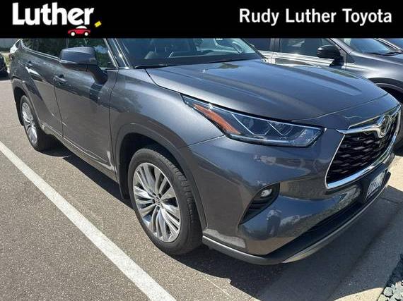 TOYOTA HIGHLANDER 2022 5TDFZRBH3NS229428 image