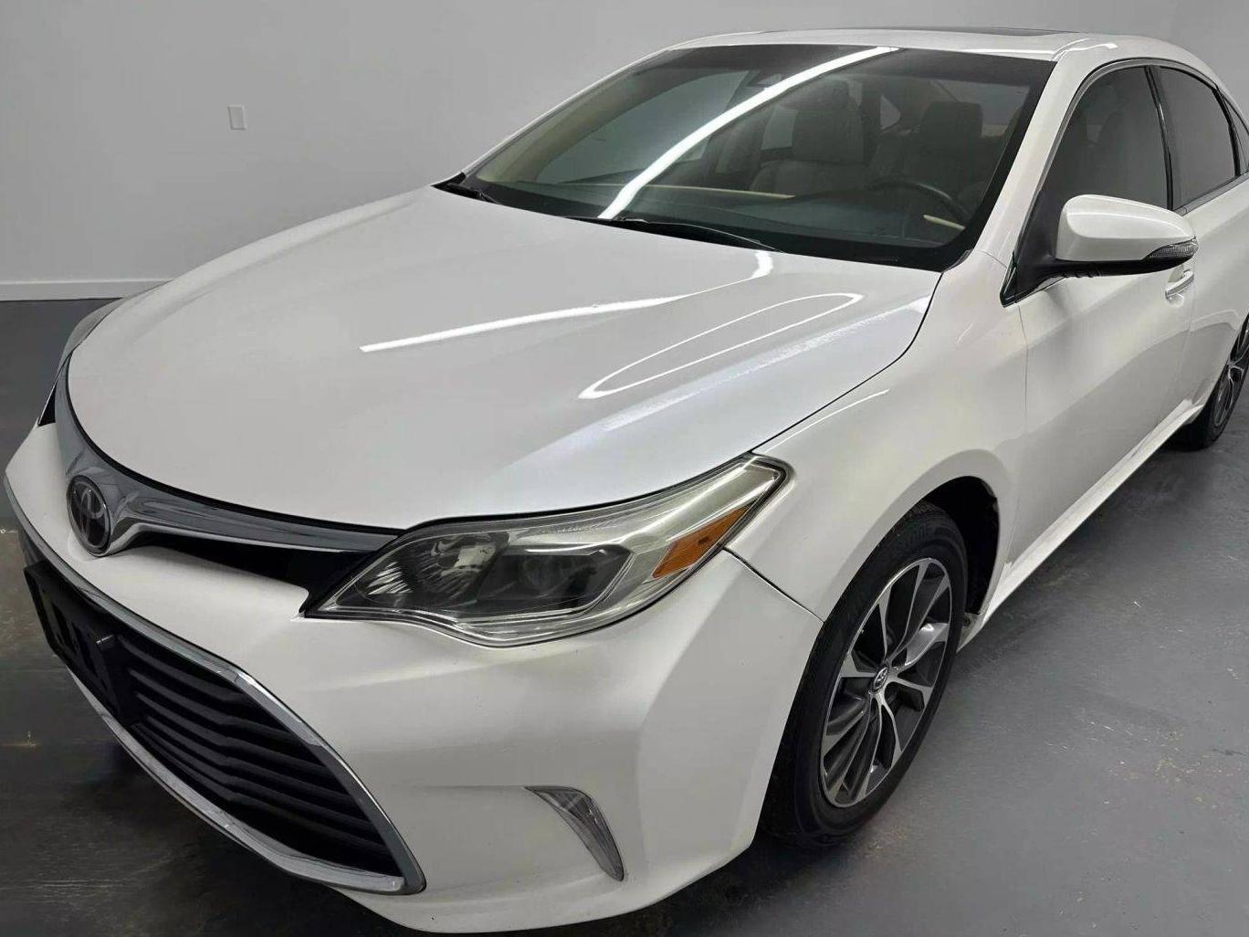 TOYOTA AVALON 2017 4T1BK1EBXHU256861 image