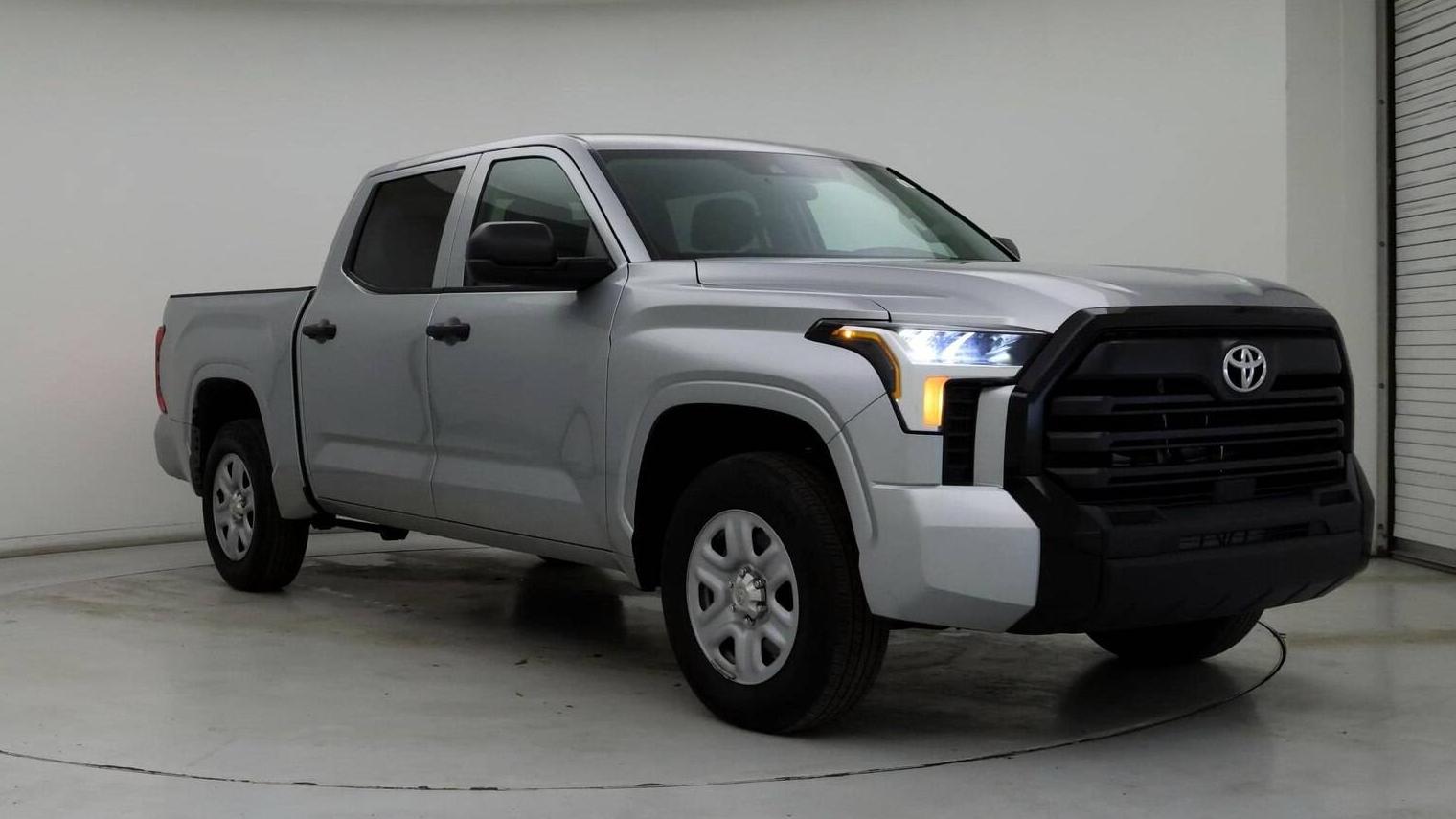 TOYOTA TUNDRA 2023 5TFKB5AB6PX028466 image