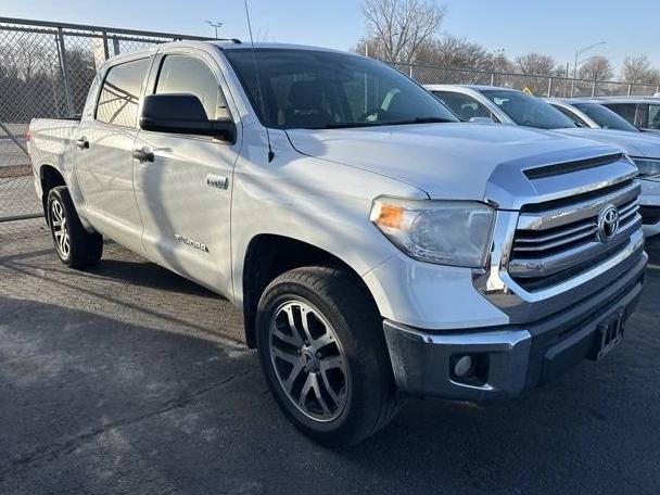 TOYOTA TUNDRA 2016 5TFDW5F11GX558521 image