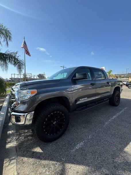 TOYOTA TUNDRA 2016 5TFEY5F16GX202466 image