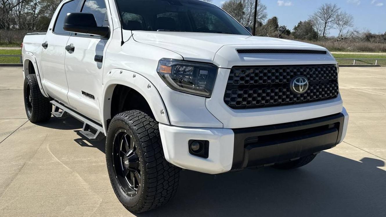 TOYOTA TUNDRA 2019 5TFDW5F15KX850536 image