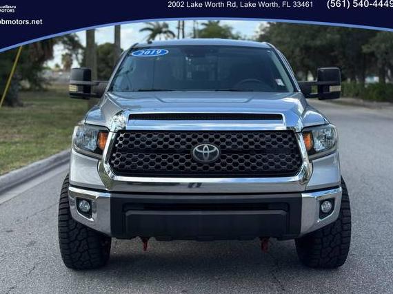 TOYOTA TUNDRA 2019 5TFRM5F10KX137622 image