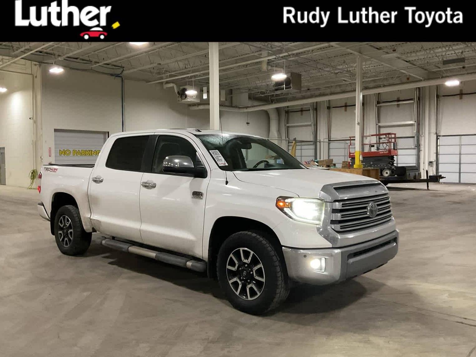 TOYOTA TUNDRA 2019 5TFAY5F17KX802212 image