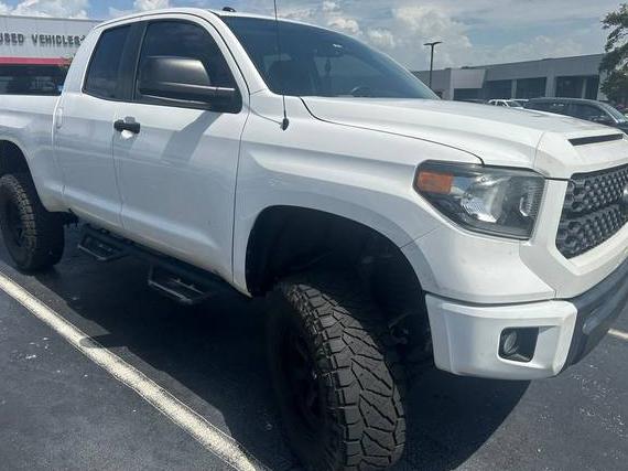 TOYOTA TUNDRA 2019 5TFUY5F10KX855850 image