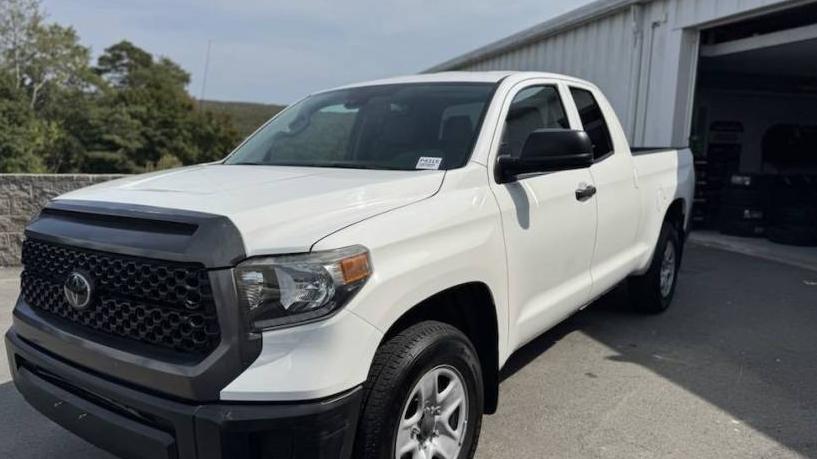 TOYOTA TUNDRA 2019 5TFUM5F11KX079885 image