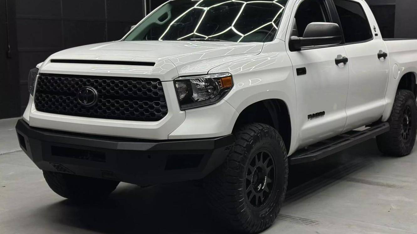 TOYOTA TUNDRA 2019 5TFDW5F11KX782963 image