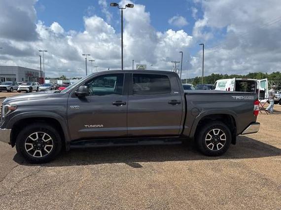 TOYOTA TUNDRA 2019 5TFDY5F18KX792478 image