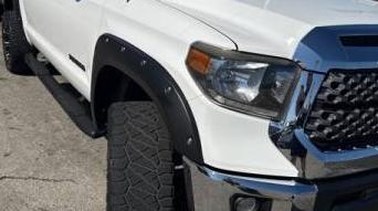 TOYOTA TUNDRA 2019 5TFEM5F19KX135642 image