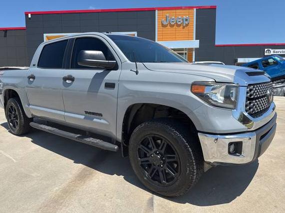 TOYOTA TUNDRA 2019 5TFDW5F15KX851945 image