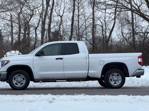 TOYOTA TUNDRA 2018 5TFUM5F15JX077037 image TOYOTA TUNDRA 2018 5TFUM5F15JX077037 image