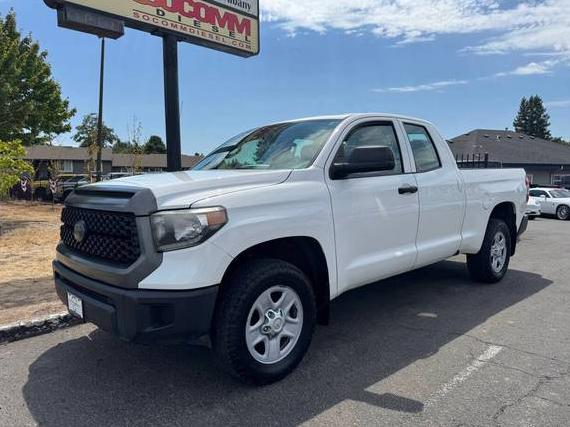TOYOTA TUNDRA 2018 5TFUM5F16JX074843 image