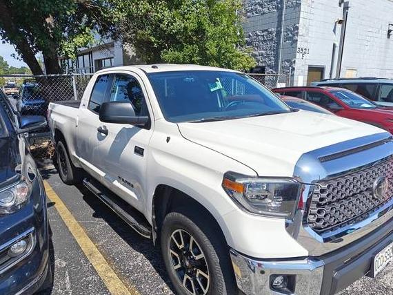 TOYOTA TUNDRA 2018 5TFUY5F13JX686616 image