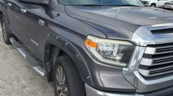 TOYOTA TUNDRA 2018 5TFFY5F19JX232055 image