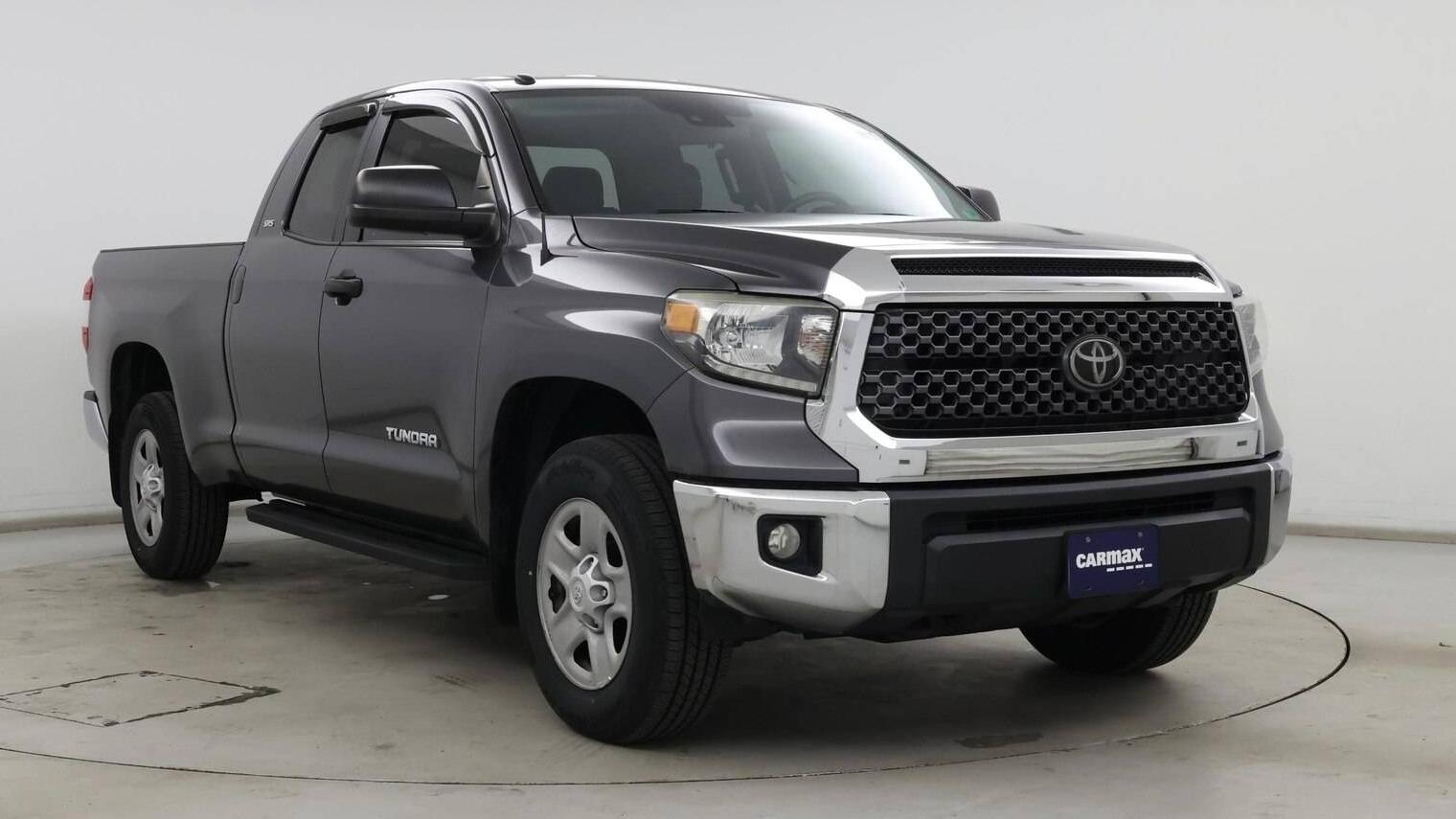 TOYOTA TUNDRA 2018 5TFUM5F13JX077697 image