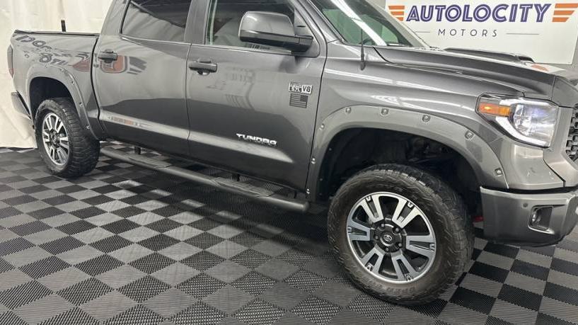 TOYOTA TUNDRA 2018 5TFDW5F16JX745700 image