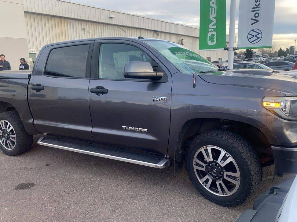 TOYOTA TUNDRA 2018 5TFDY5F14JX740439 image