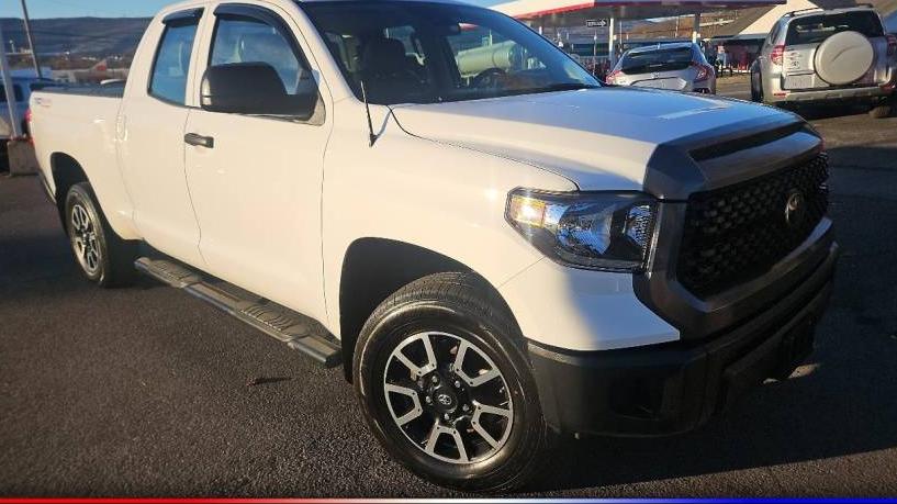 TOYOTA TUNDRA 2018 5TFUM5F19JX075467 image