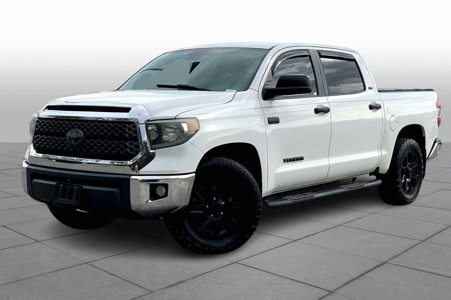 TOYOTA TUNDRA 2018 5TFDW5F16JX715094 image