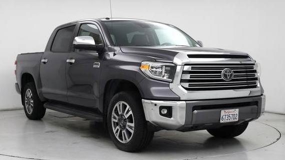 TOYOTA TUNDRA 2018 5TFAY5F12JX696136 image