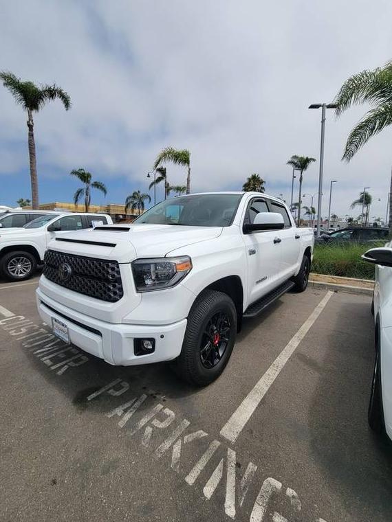 TOYOTA TUNDRA 2018 5TFDY5F16JX753130 image