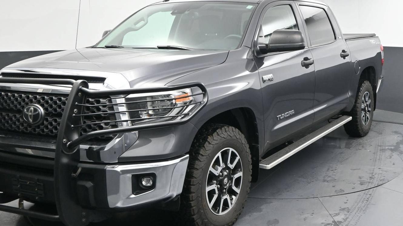 TOYOTA TUNDRA 2018 5TFDW5F13JX759215 image