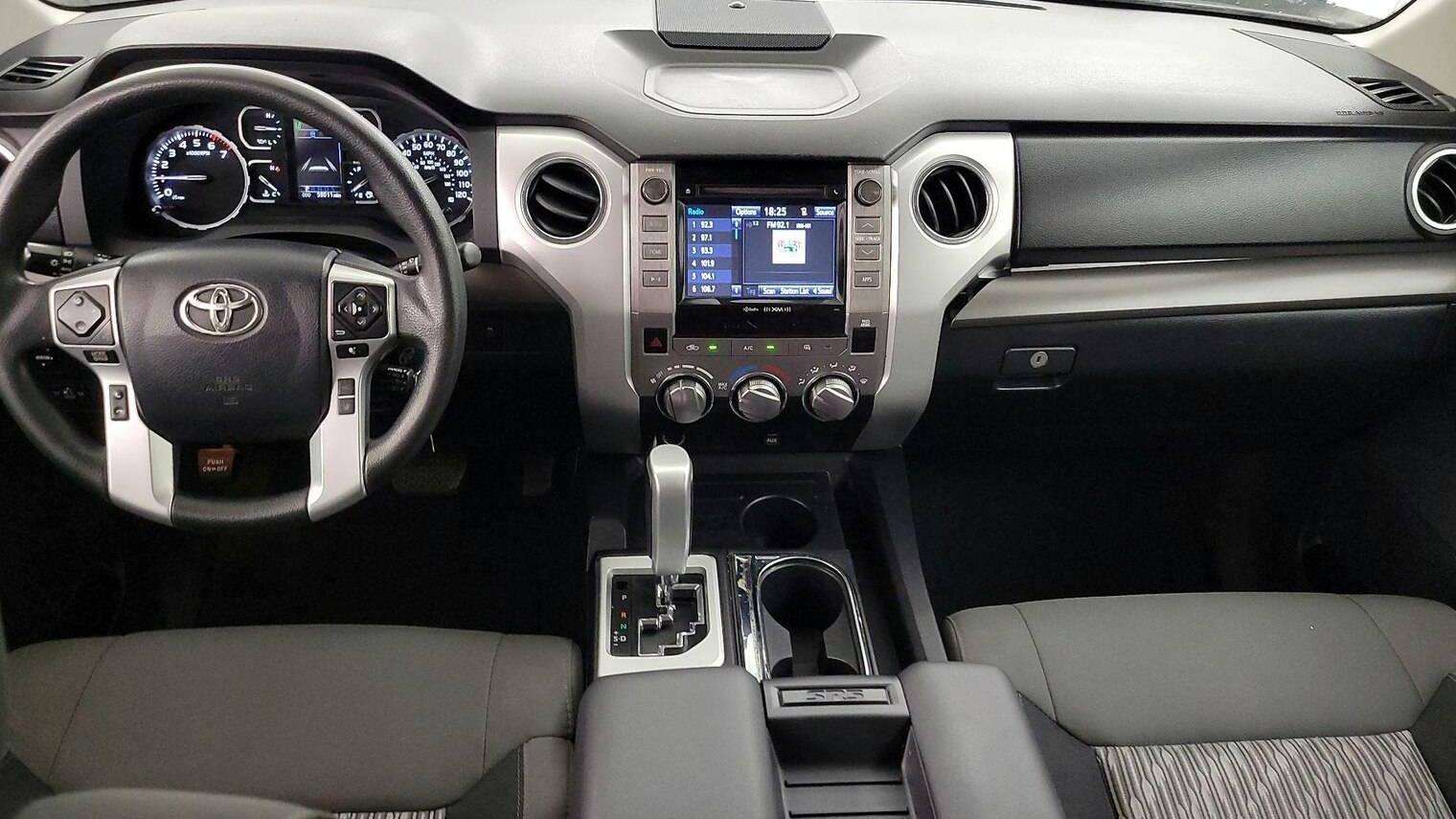 TOYOTA TUNDRA 2018 5TFRM5F11JX123100 image