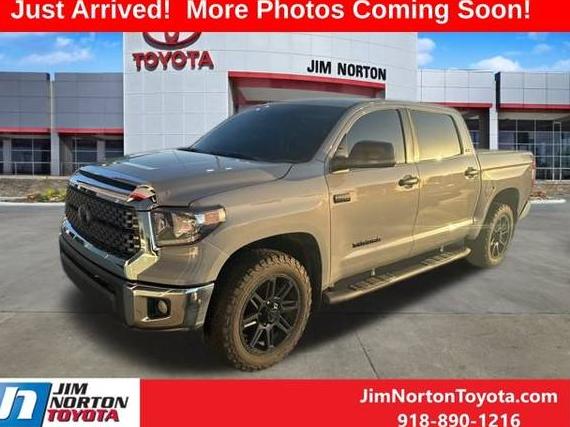 TOYOTA TUNDRA 2018 5TFDW5F12JX774126 image