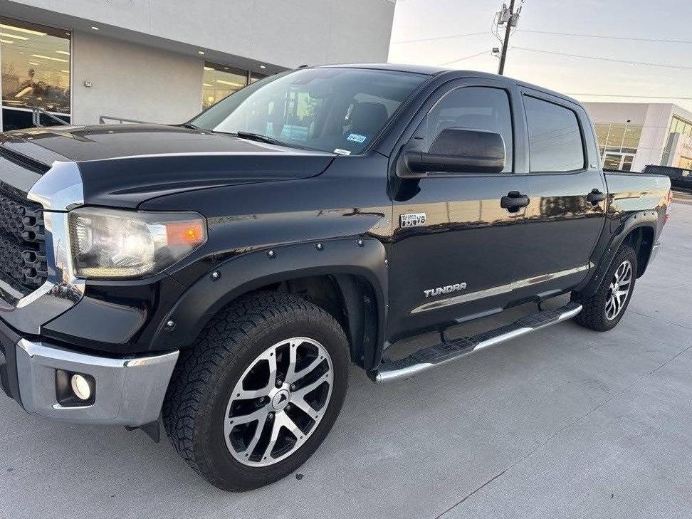 TOYOTA TUNDRA 2018 5TFDW5F16JX699057 image