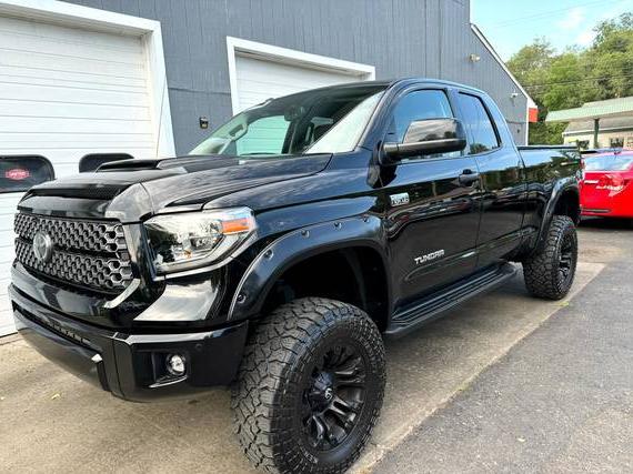 TOYOTA TUNDRA 2018 5TFUY5F16JX733458 image