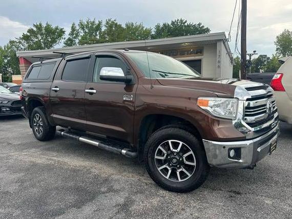 TOYOTA TUNDRA 2017 5TFAY5F14HX631153 image