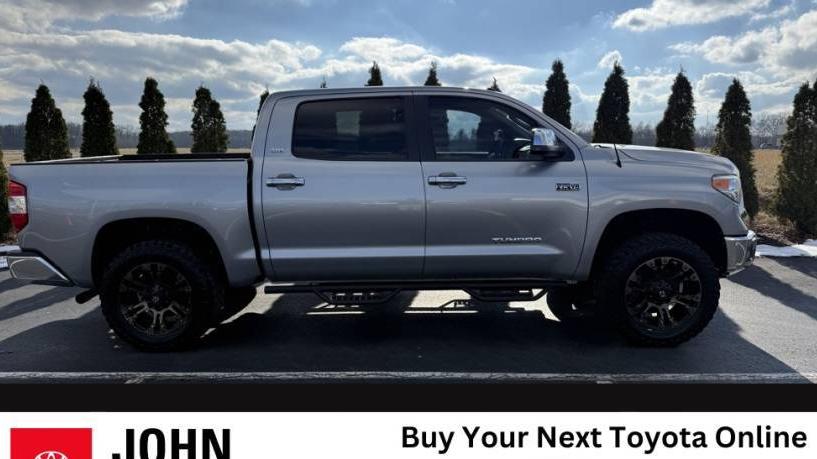 TOYOTA TUNDRA 2017 5TFDW5F18HX675949 image