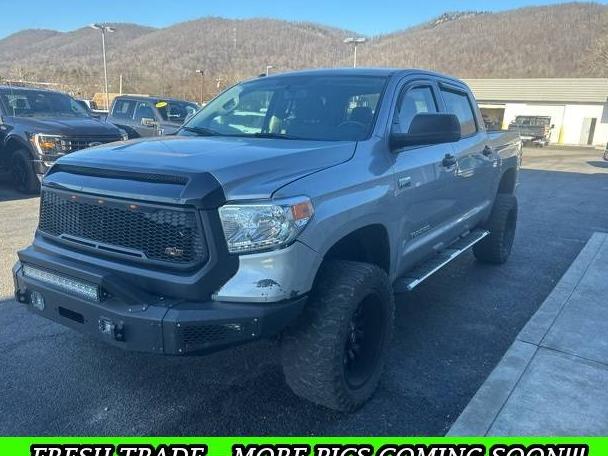 TOYOTA TUNDRA 2017 5TFDW5F10HX661365 image