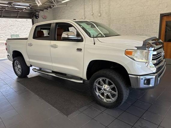 TOYOTA TUNDRA 2017 5TFAW5F15HX654284 image