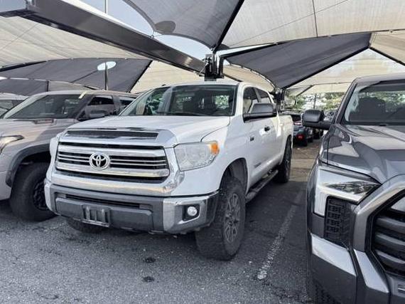 TOYOTA TUNDRA 2017 5TFDW5F12HX599161 image