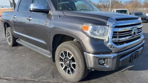 TOYOTA TUNDRA 2017 5TFAW5F16HX649224 image