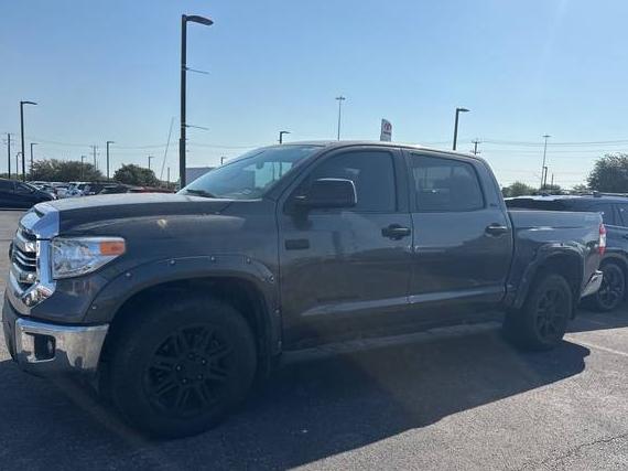 TOYOTA TUNDRA 2017 5TFDW5F16HX658518 image