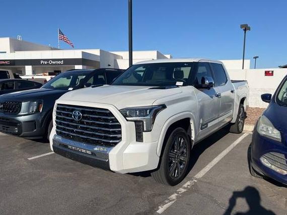 TOYOTA TUNDRA 2024 5TFVC5DB2RX043698 image