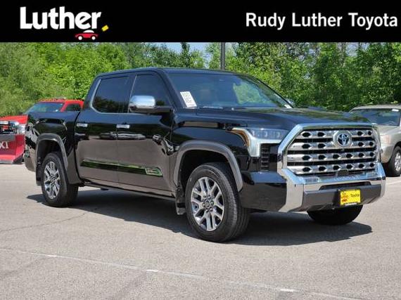 TOYOTA TUNDRA 2024 5TFMC5DB8RX080394 image