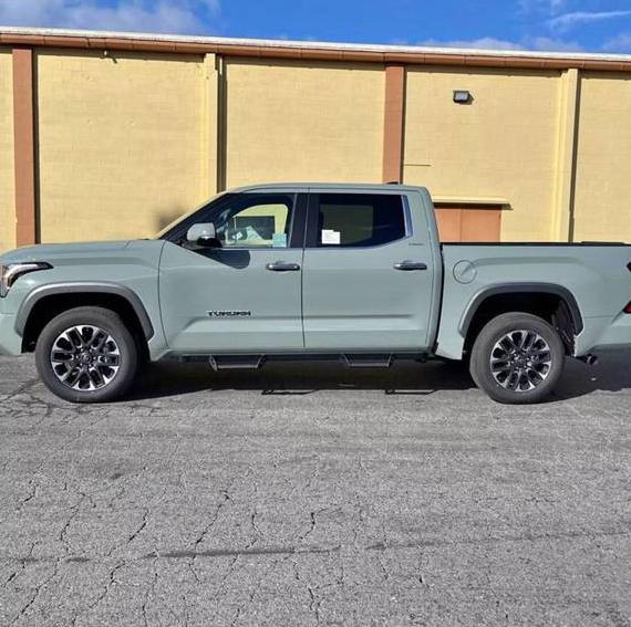 TOYOTA TUNDRA 2024 5TFWC5DB1RX064644 image