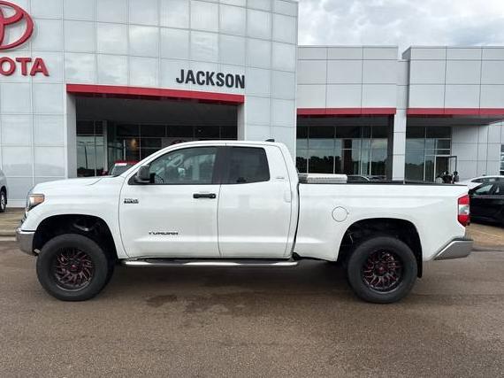 TOYOTA TUNDRA 2020 5TFUY5F19LX900060 image