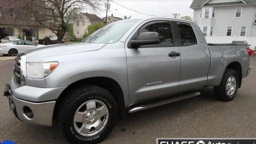 TOYOTA TUNDRA 2011 5TFUM5F15BX018670 image