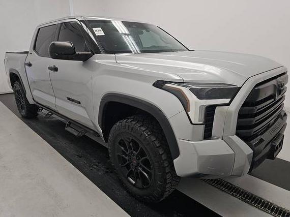 TOYOTA TUNDRA 2022 5TFLA5DBXNX055346 image