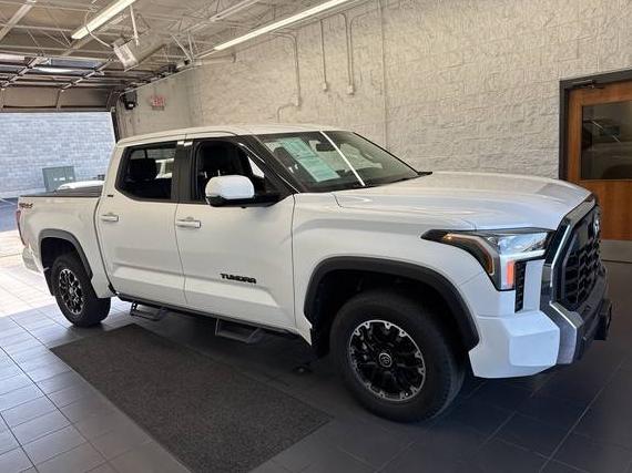 TOYOTA TUNDRA 2022 5TFLA5DB8NX030641 image